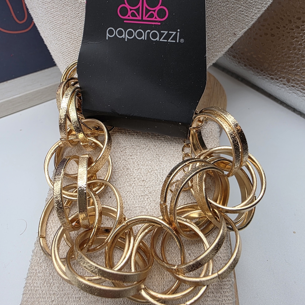 Paparazzi Bold Gold Circle Bracelet (553)